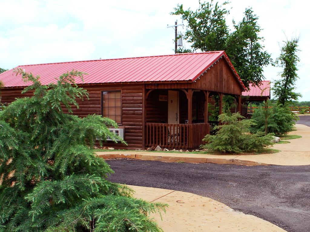Rustic Creek Ranch Resort At North Jellystone Park Burleson megye Kültér fotó