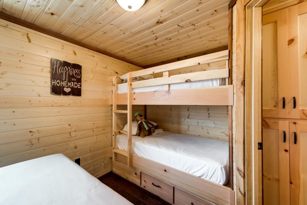Rustic Creek Ranch Resort At North Jellystone Park Burleson megye Kültér fotó