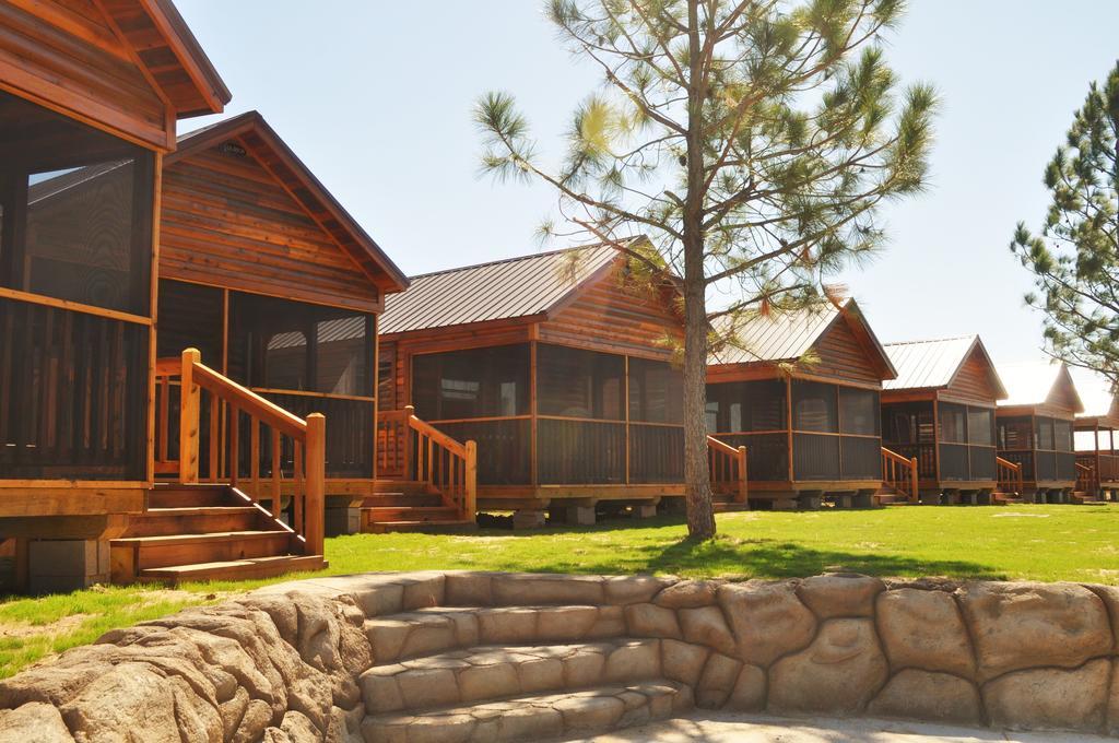Rustic Creek Ranch Resort At North Jellystone Park Burleson megye Kültér fotó