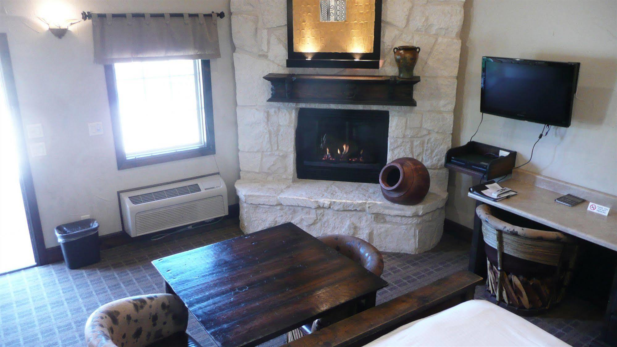 Rustic Creek Ranch Resort At North Jellystone Park Burleson megye Kültér fotó