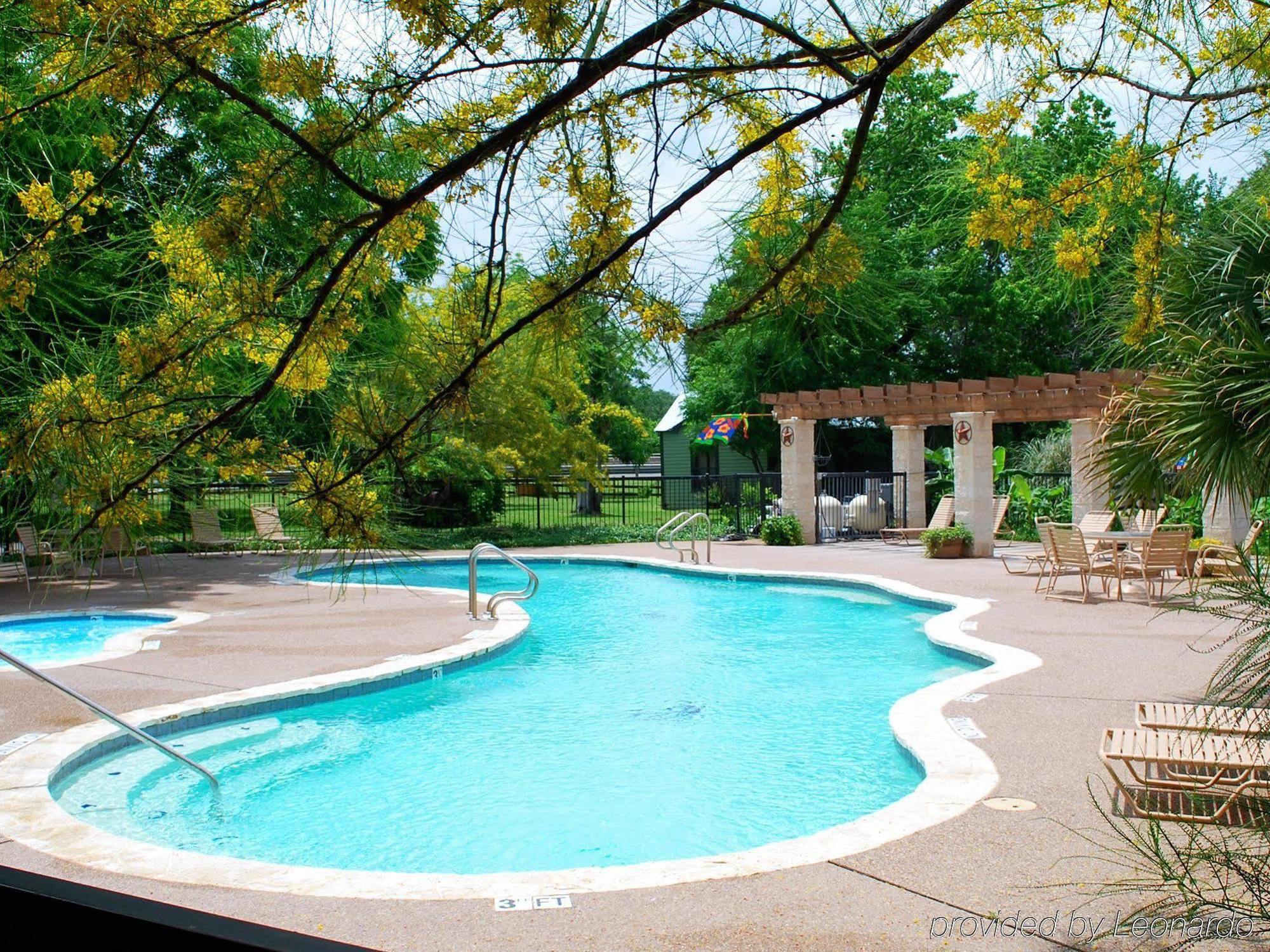 Rustic Creek Ranch Resort At North Jellystone Park Burleson megye Kültér fotó