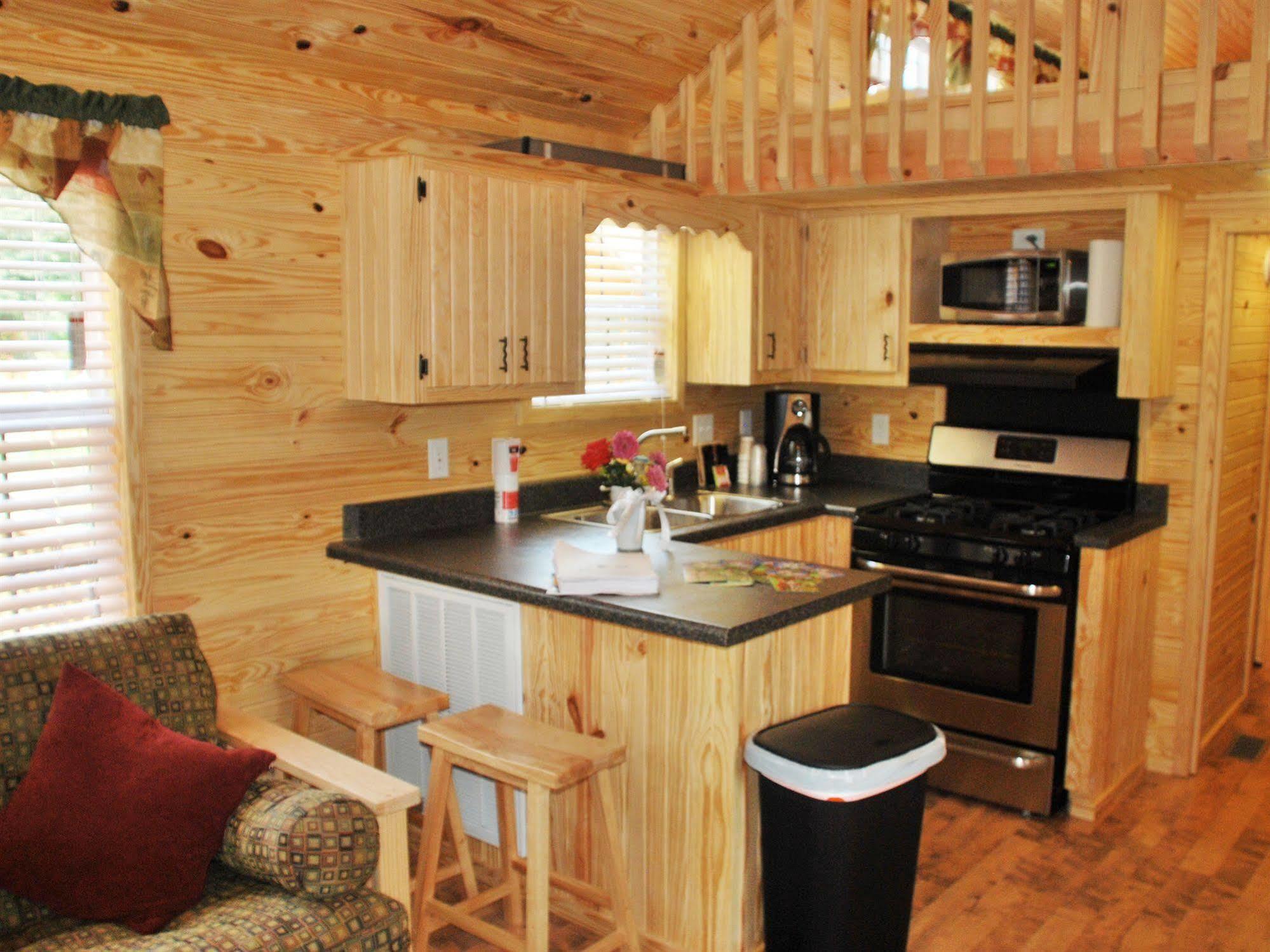 Rustic Creek Ranch Resort At North Jellystone Park Burleson megye Kültér fotó
