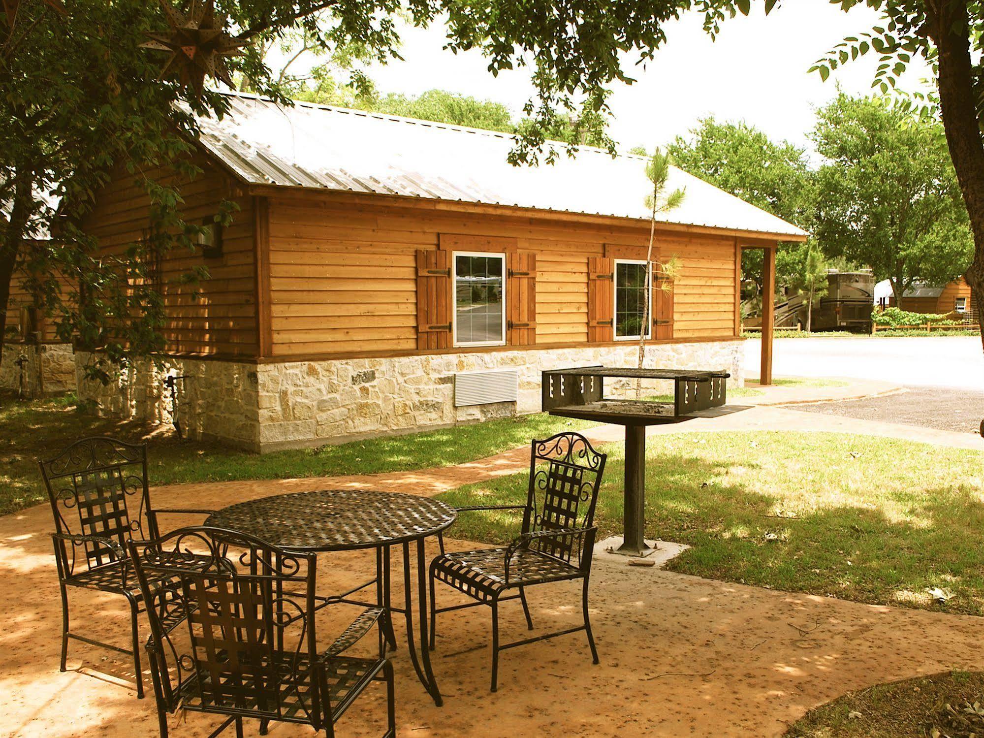Rustic Creek Ranch Resort At North Jellystone Park Burleson megye Kültér fotó