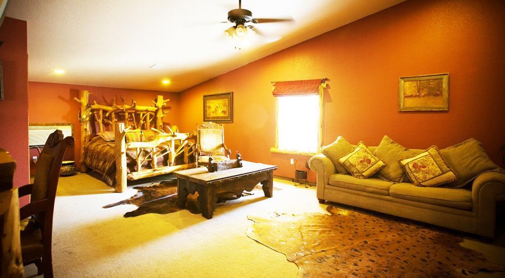 Rustic Creek Ranch Resort At North Jellystone Park Burleson megye Szoba fotó